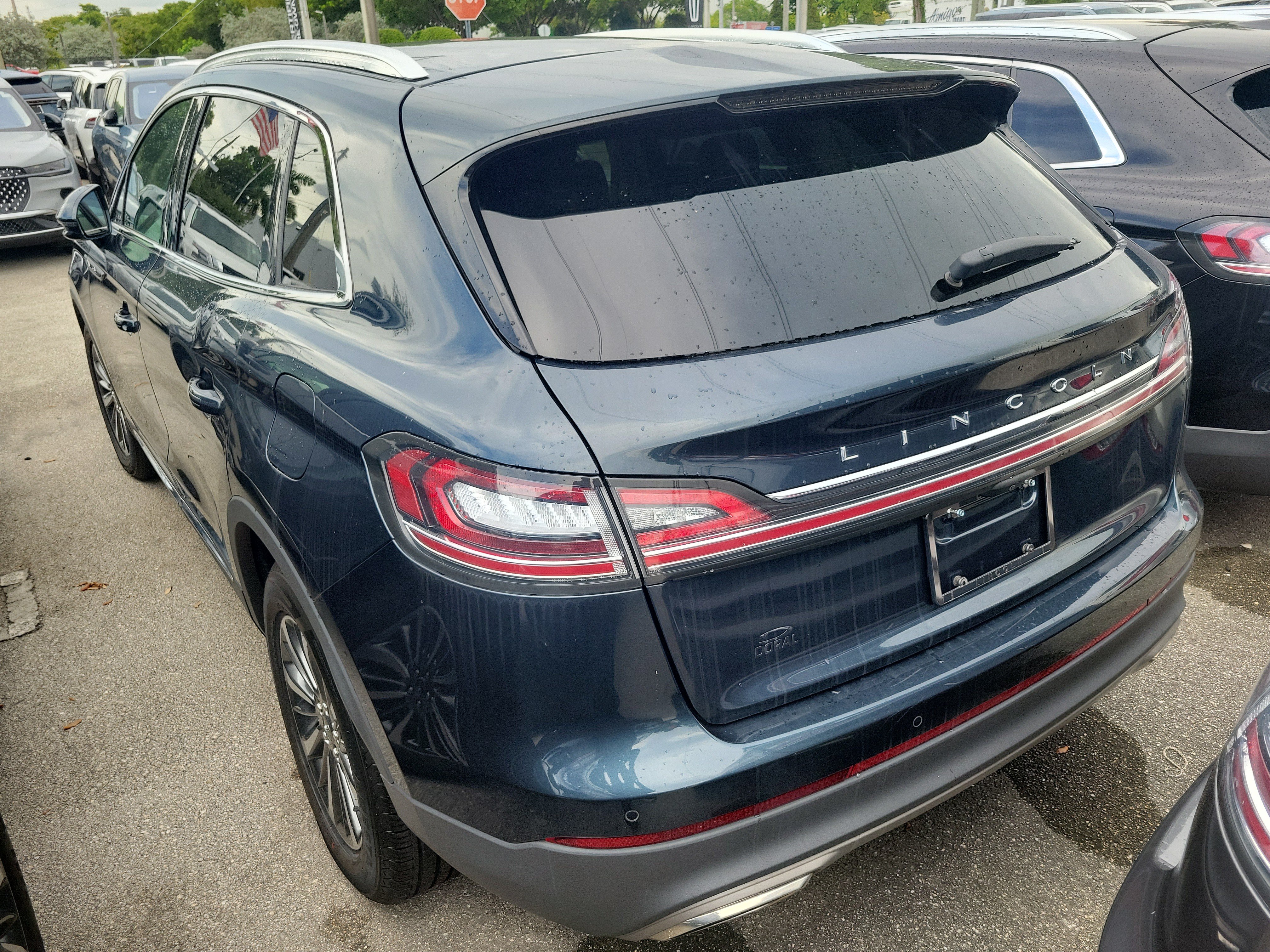 Certified 2023 Lincoln Nautilus AWD image 3