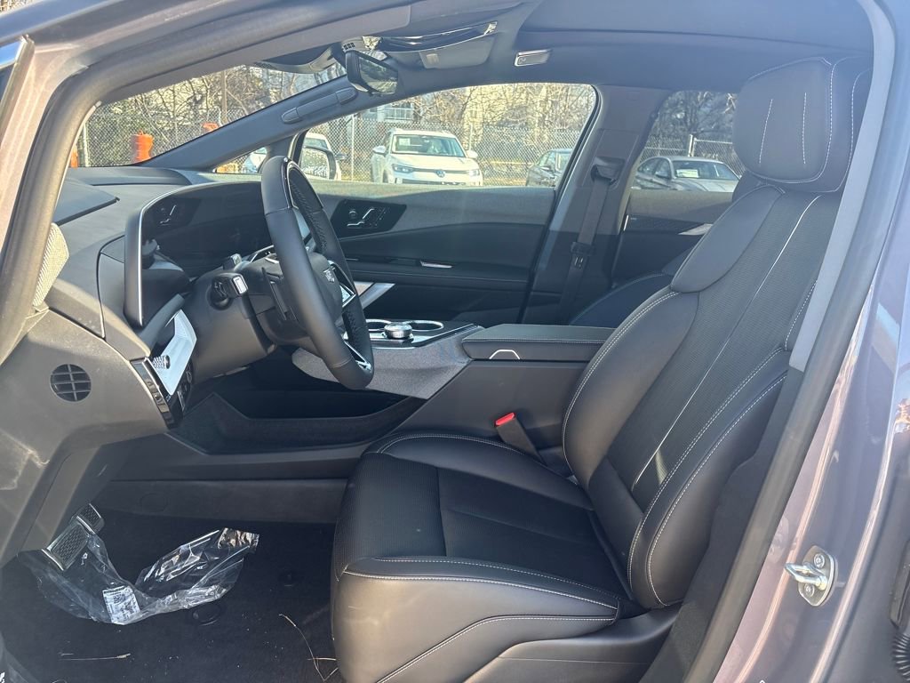 New 2026 Cadillac Optiq Luxury 2 image 9