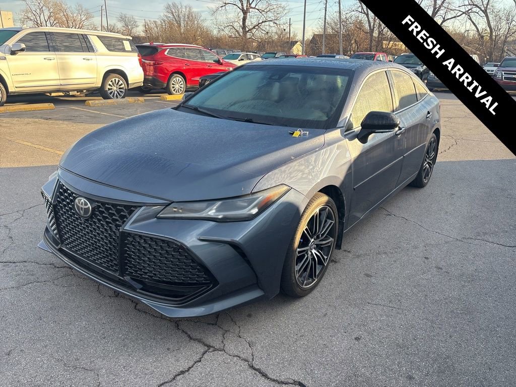 Used 2019 Toyota Avalon Touring w/ Advanced Safety Package image 4