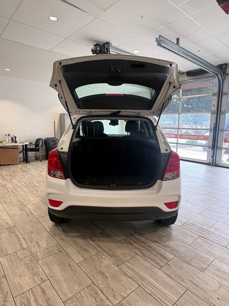 Used 2020 Chevrolet Trax LS AWD/4WD image 9