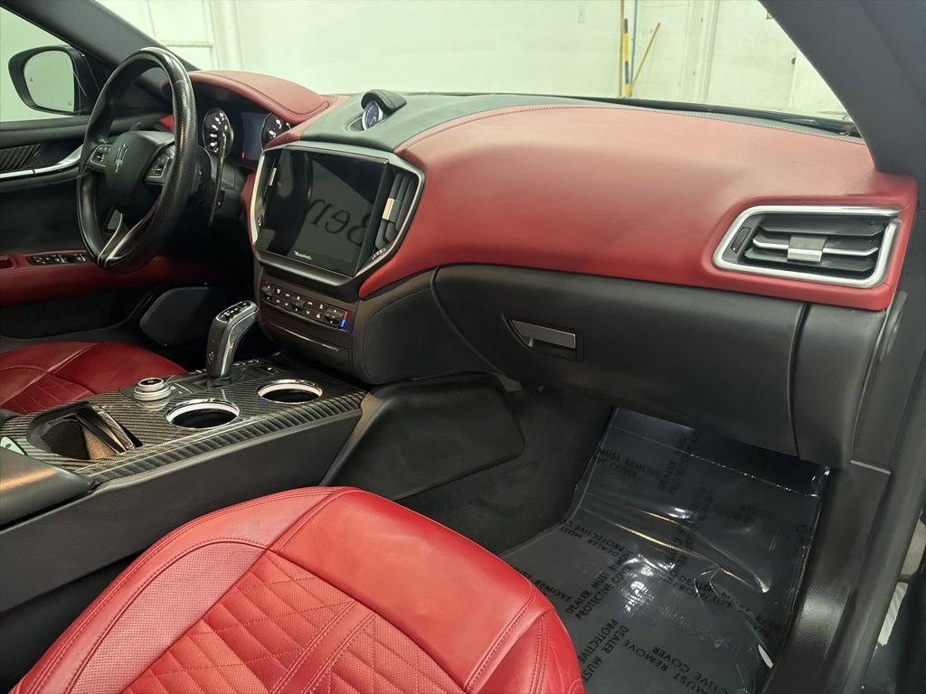 Used 2021 Maserati Ghibli Trofeo image 28