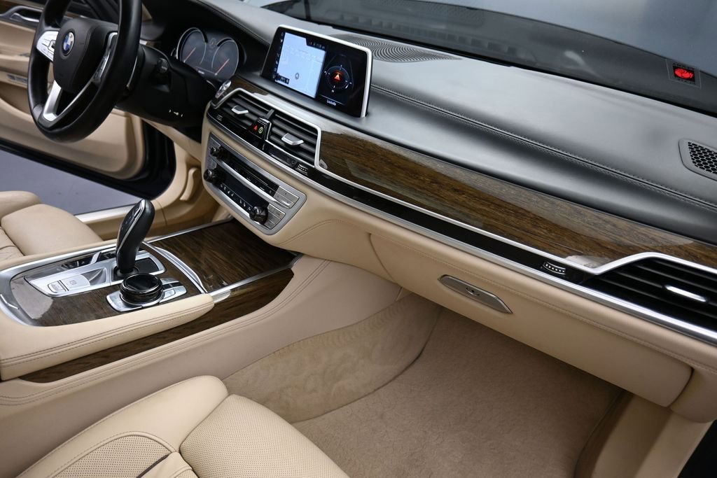 Used 2016 BMW 740i RWD image 20