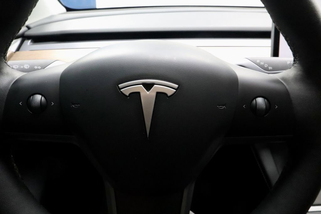 Used 2025 Tesla Model Y Long Range image 29