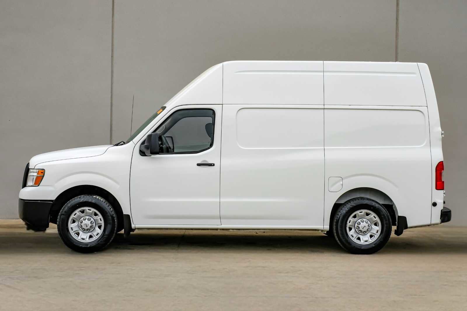 Used 2020 Nissan NV 2500 SV image 11