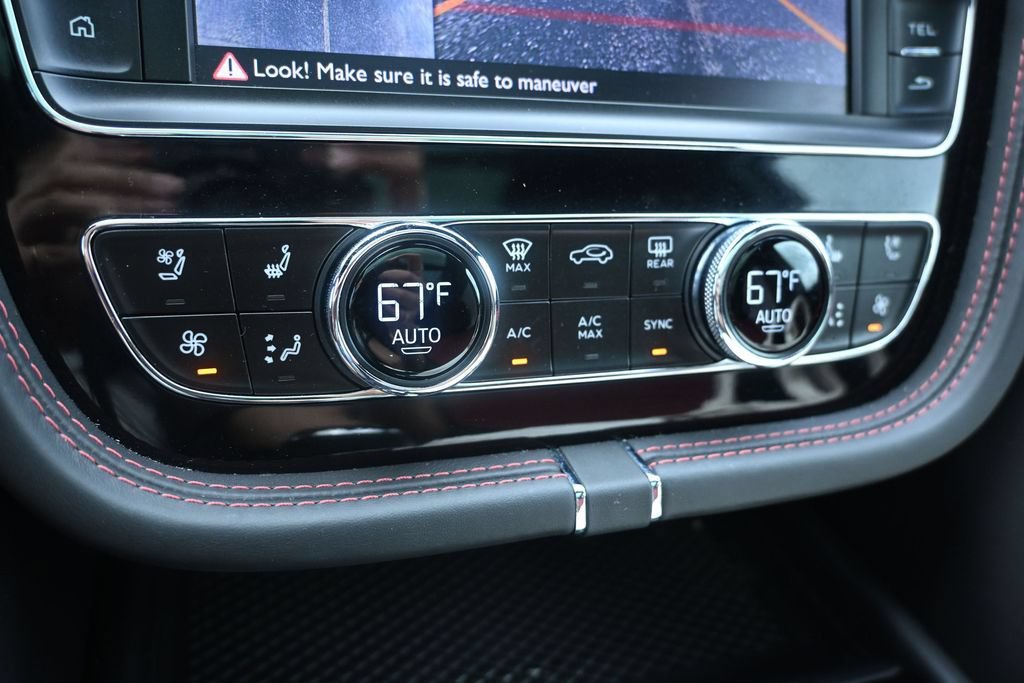 Used 2020 Bentley Bentayga AWD/4WD image 30