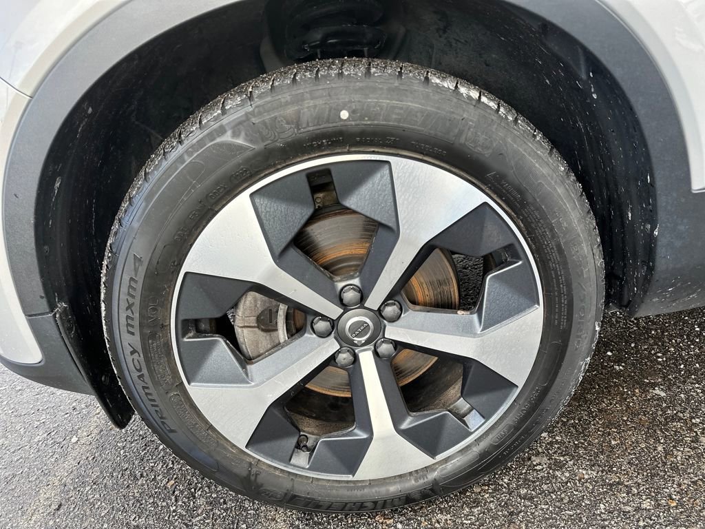 Used 2023 Volvo XC40 B5 Plus w/ Driver Assist Package image 19