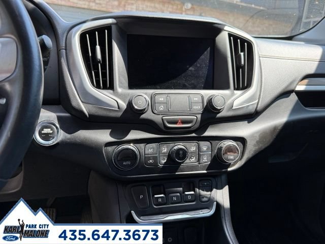 Used 2021 GMC Terrain SLE w/ Driver Convenience Package AWD/4WD image 12