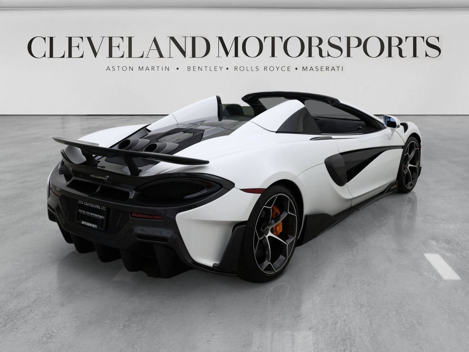 Used 2020 McLaren 600LT Spider RWD image 11