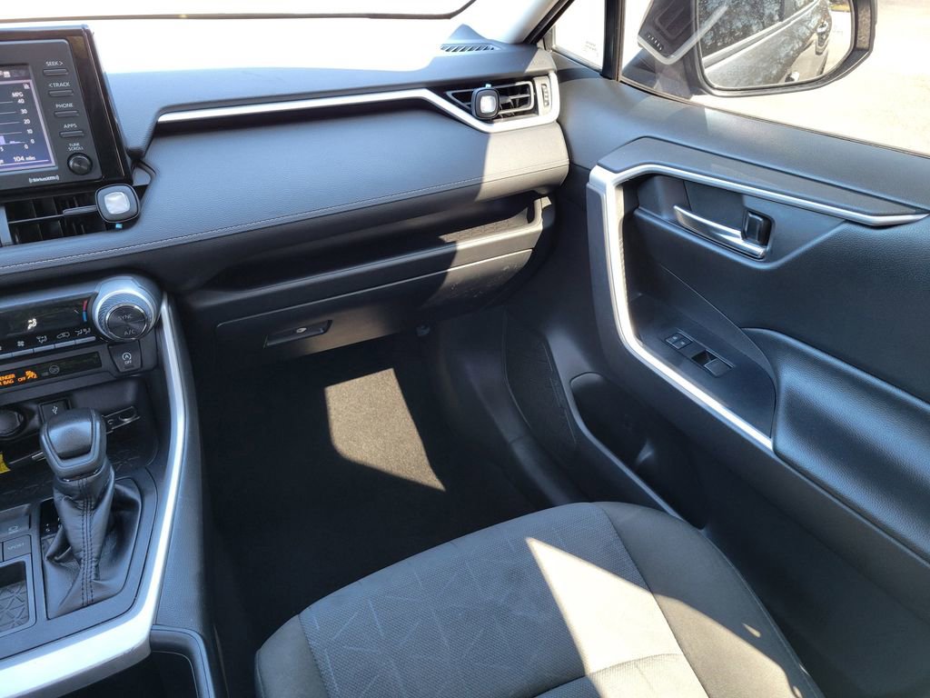 Used 2022 Toyota RAV4 XLE image 20