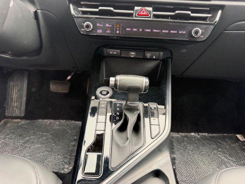Used 2023 Kia Niro EX FWD image 15