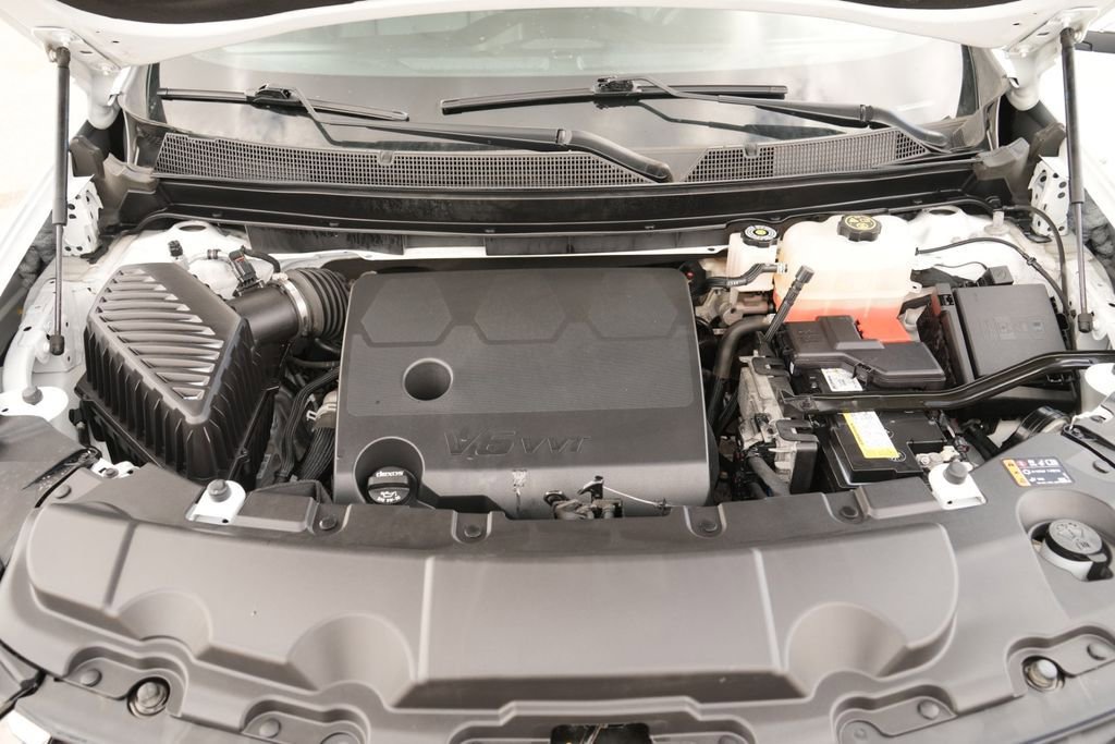 Used 2023 Chevrolet Traverse LT w/ LT Premium Package AWD/4WD image 23