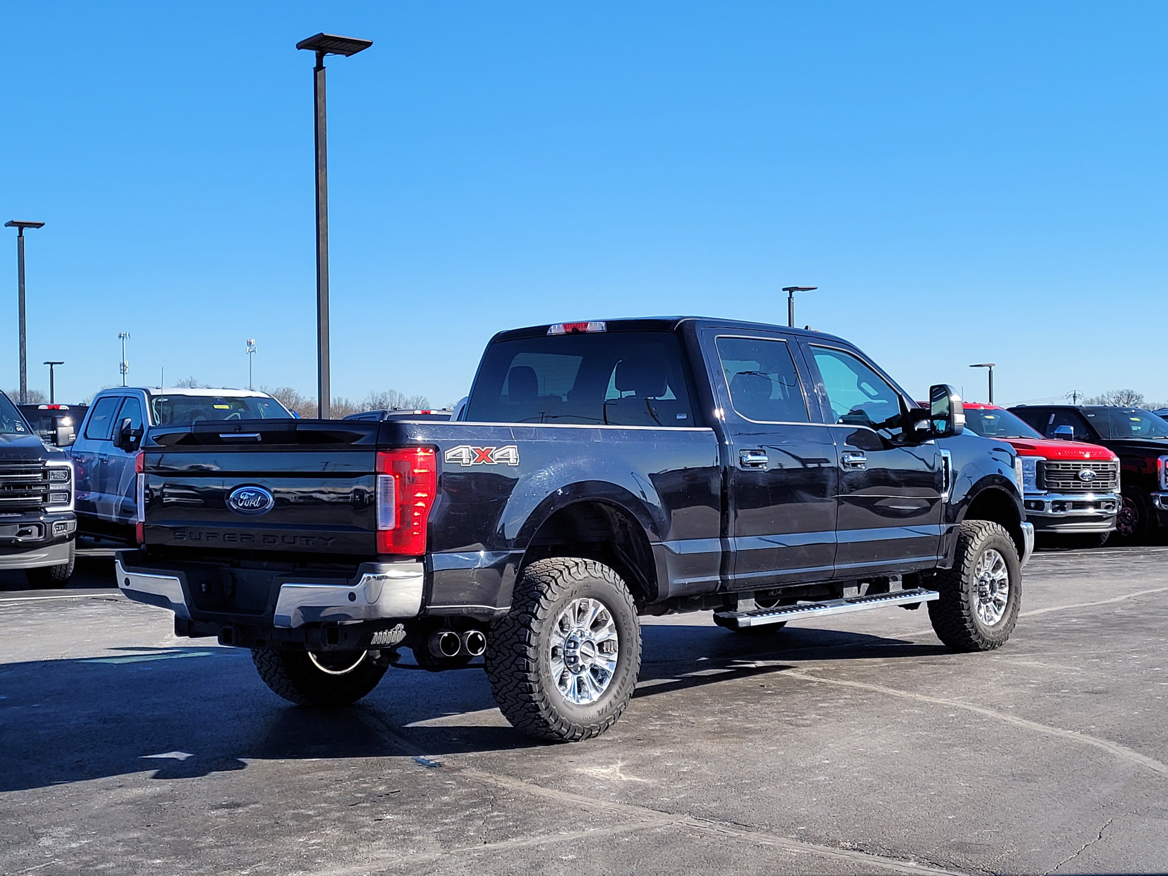 Used 2019 Ford F250 XLT w/ XLT Premium Package image 4