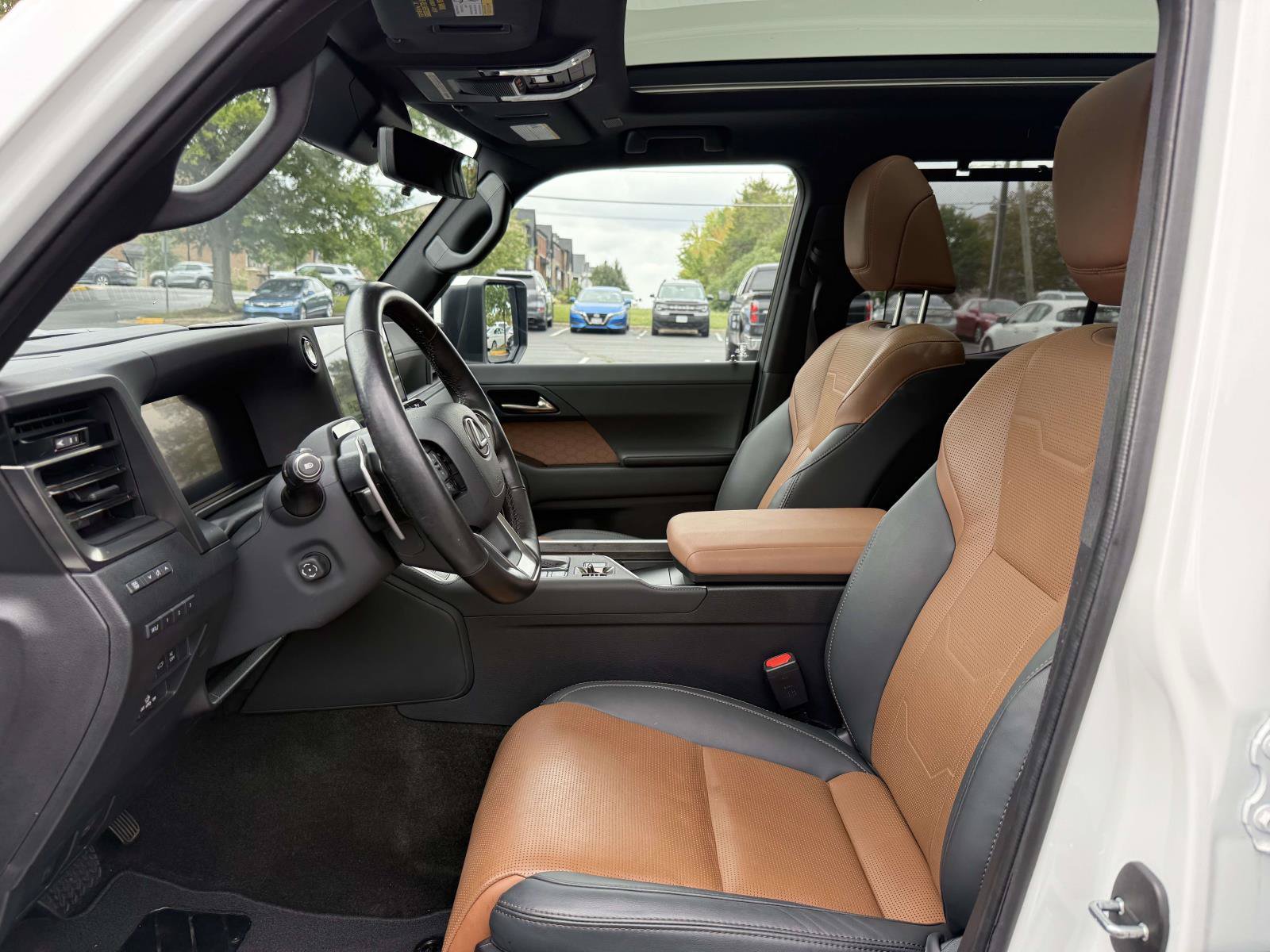 Used 2024 Lexus GX 550 w/ Accessory Package (Z1) AWD/4WD image 13
