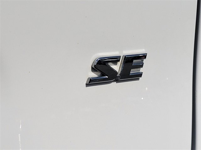 Used 2022 Toyota RAV4 SE image 12