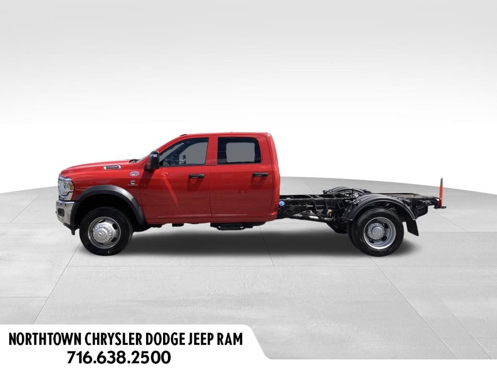 Used 2024 RAM 5500 Tradesman w/ Chrome Appearance Group AWD/4WD image 2