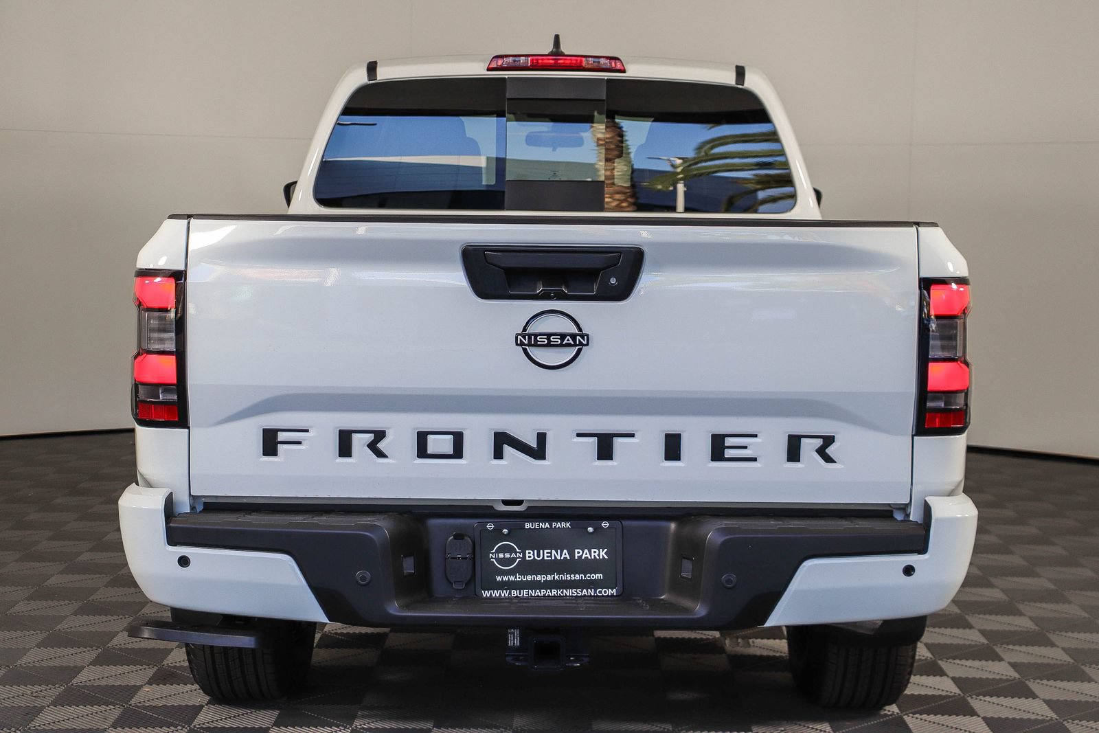 New 2027 Nissan Frontier SV w/ Tow Package RWD image 7