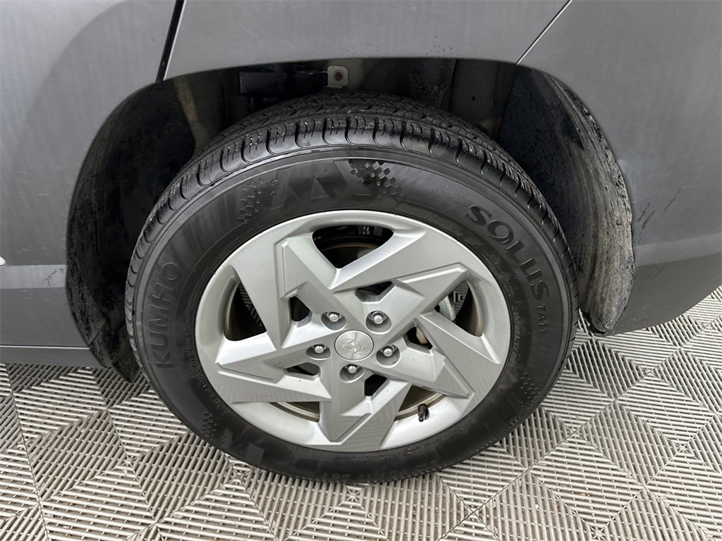 Used 2024 Hyundai Kona SE image 19