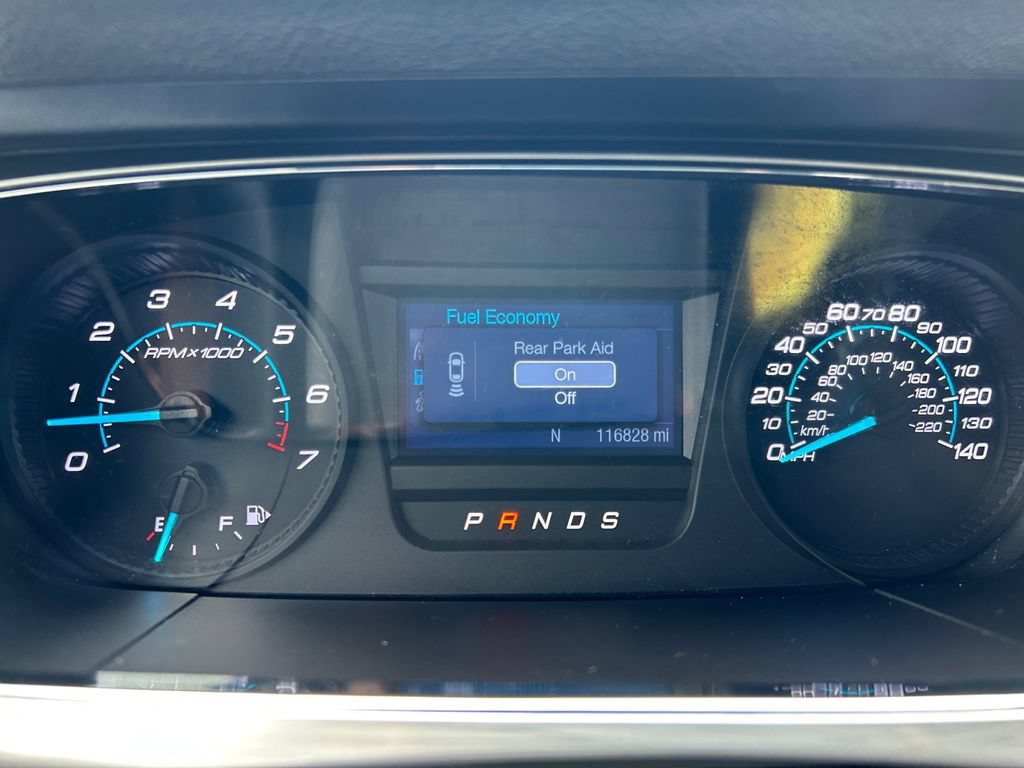 Used 2015 Ford Taurus SEL FWD image 35