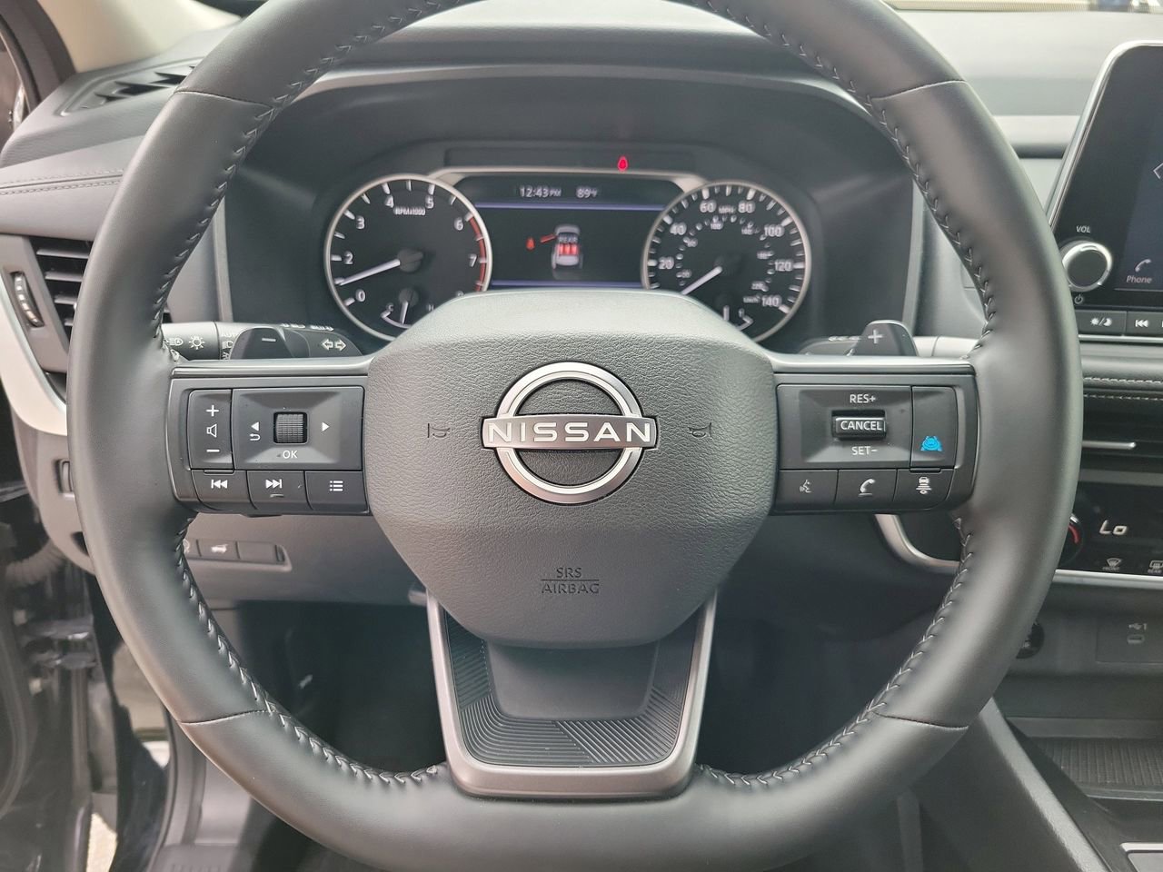 Used 2025 Nissan Rogue SV image 19