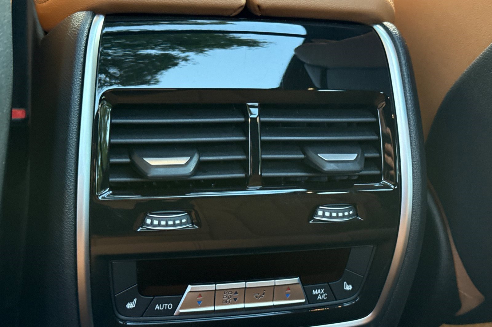 Certified 2024 BMW X5 xDrive50e w/ Premium Package image 16