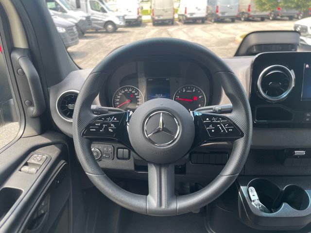 Used 2025 Mercedes-Benz Sprinter 2500 image 26