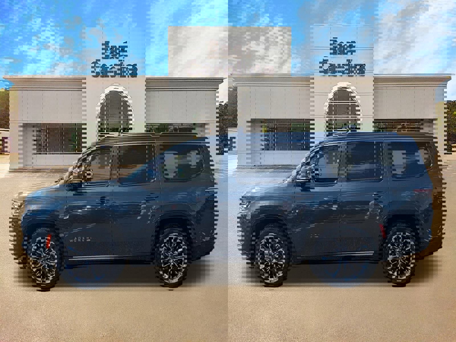 Certified 2024 Jeep Wagoneer Series III w/ Premium Group I image 6