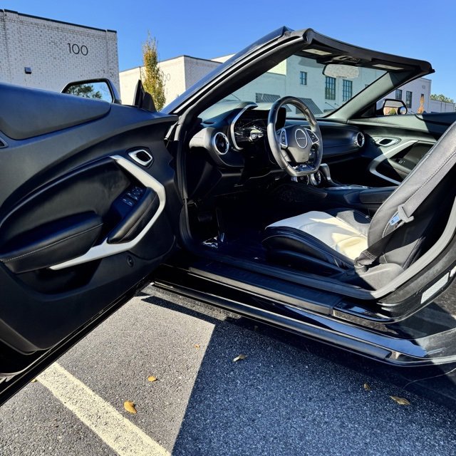 Used 2018 Chevrolet Camaro SS image 27