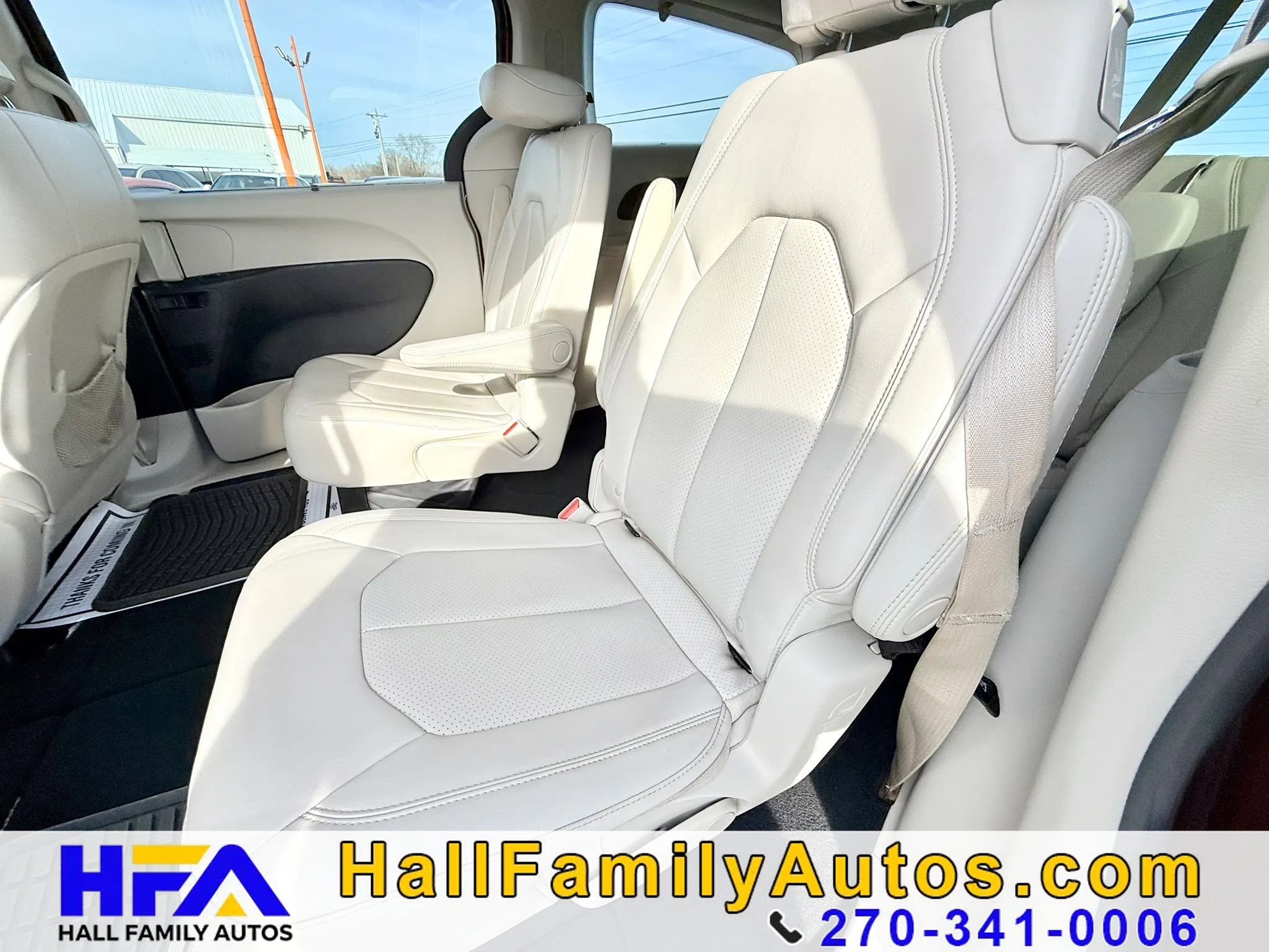 Used 2021 Chrysler Voyager Lxi image 34