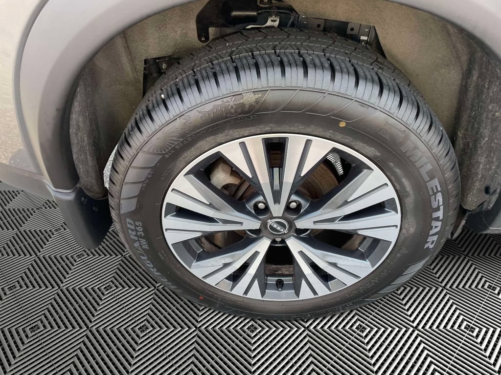 Used 2023 Nissan Rogue SV AWD/4WD image 7