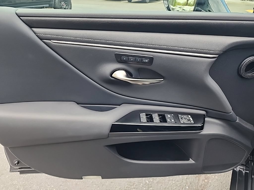 Certified 2025 Lexus ES 350 w/ Premium Package FWD image 11