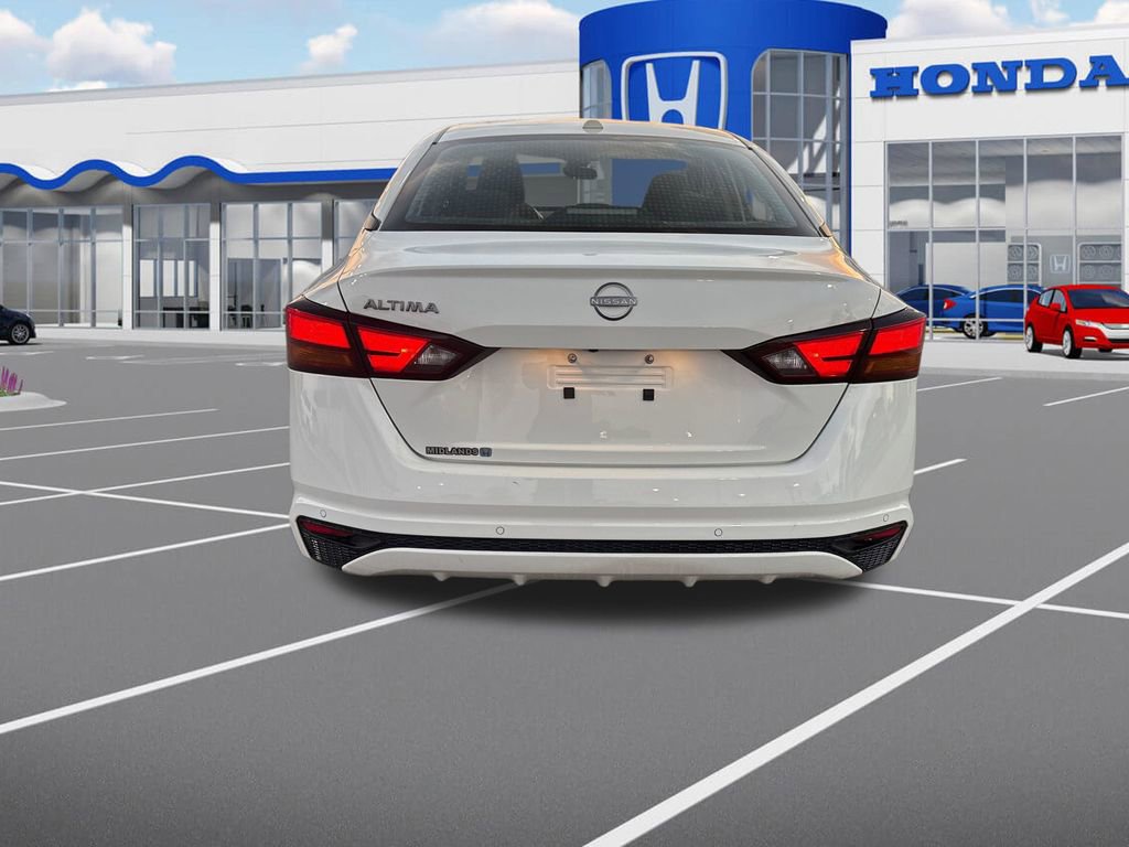 Used 2025 Nissan Altima 2.5 SV FWD image 7