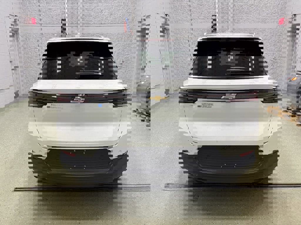 New 2026 Chevrolet Equinox EV LT image 4