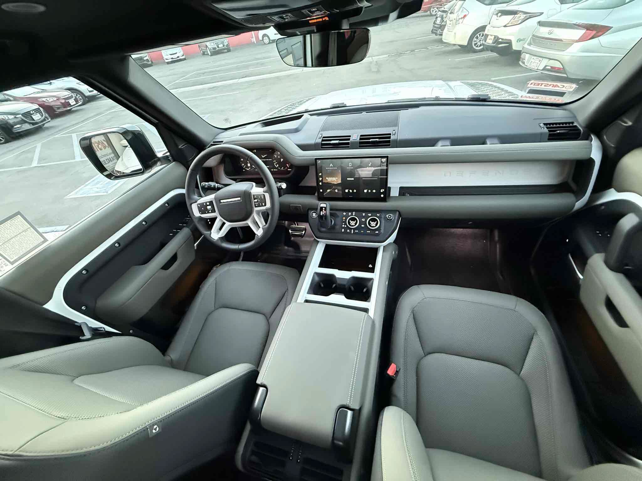 Used 2025 Land Rover Defender 110 X-Dynamic SE AWD/4WD image 84