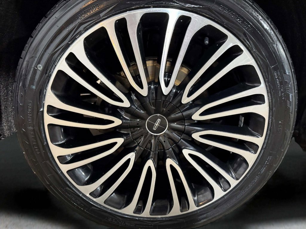 Used 2022 Lincoln Aviator Black Label w/ Class IV Trailer Tow Package image 31