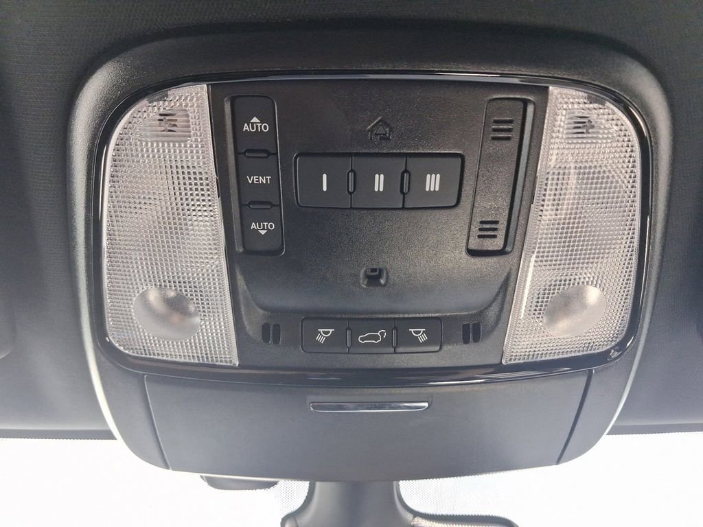 Used 2025 Dodge Durango R/T AWD/4WD image 30