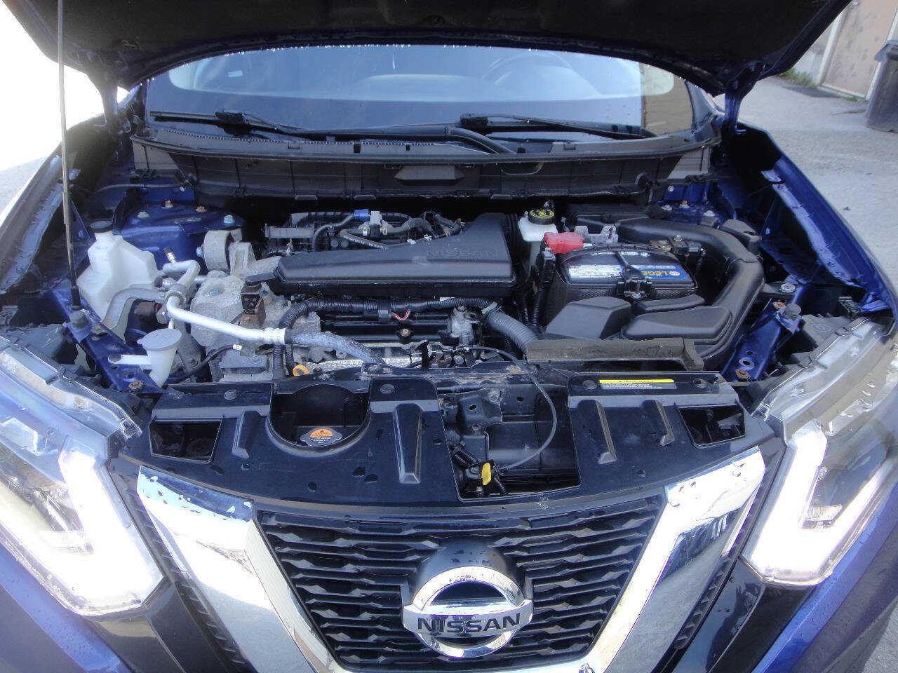 Used 2017 Nissan Rogue SV w/ SV Premium Package AWD/4WD image 17