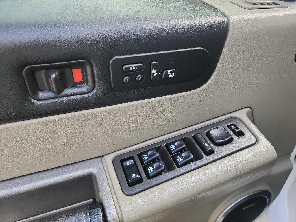 Used 2003 HUMMER H2 image 16