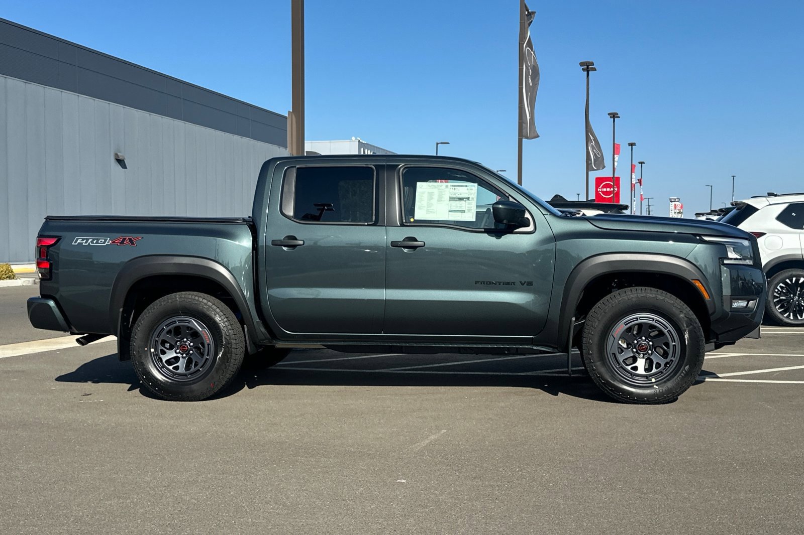 New 2027 Nissan Frontier PRO-4X w/ Pro Premium Package AWD/4WD image 3