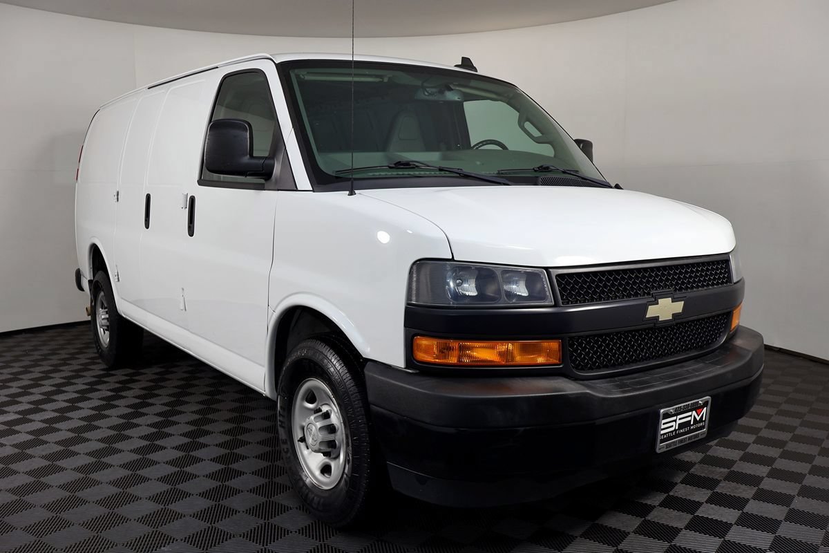 Used 2018 Chevrolet Express 2500 w/ Driver Convenience Package RWD image 5
