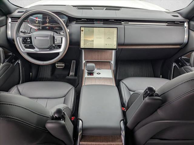 New 2025 Land Rover Range Rover Long Wheelbase SE image 14