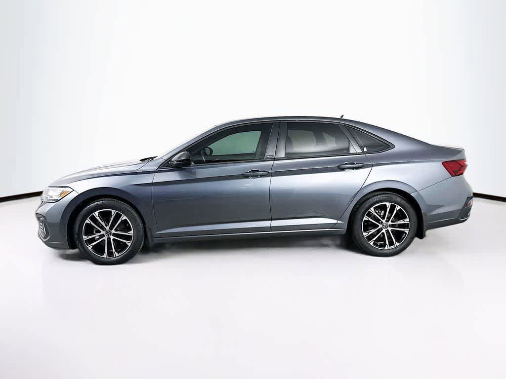 Used 2024 Volkswagen Jetta Sport FWD image 3