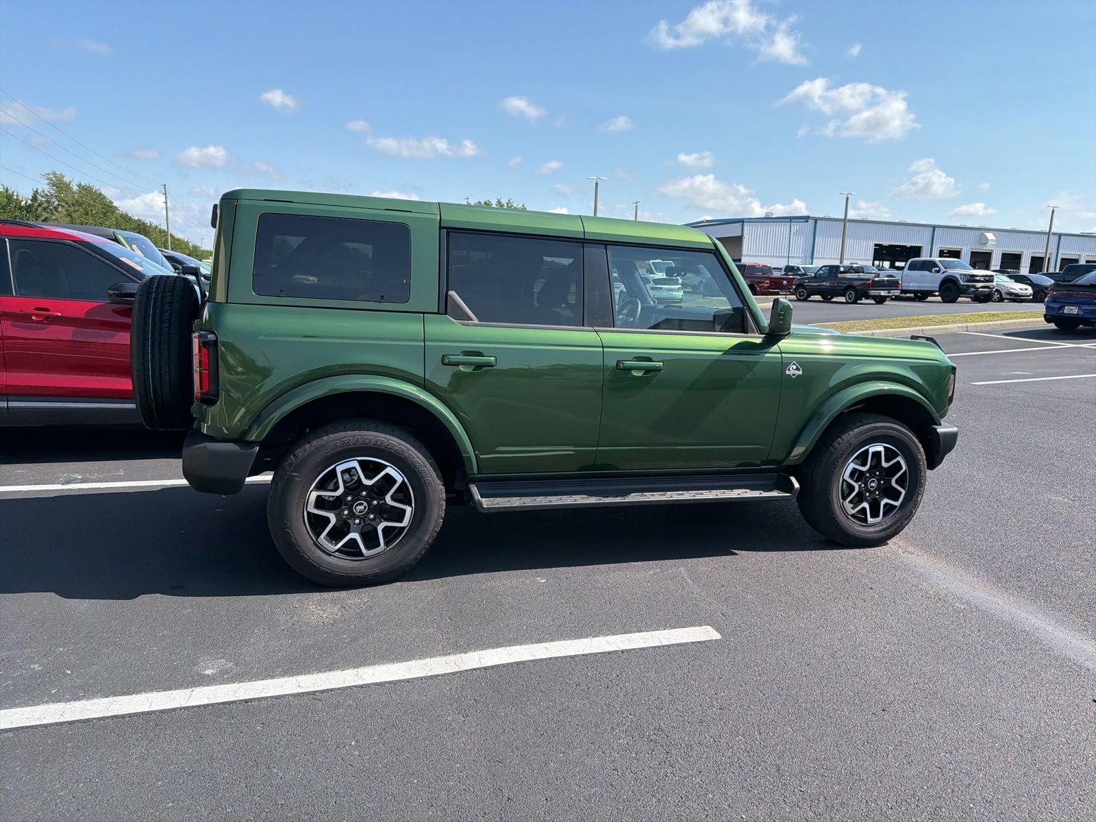 Used 2025 Ford Bronco Outer Banks AWD/4WD image 4