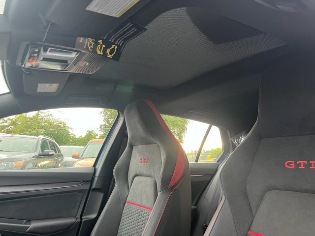 New 2025 Volkswagen GTI SE image 9