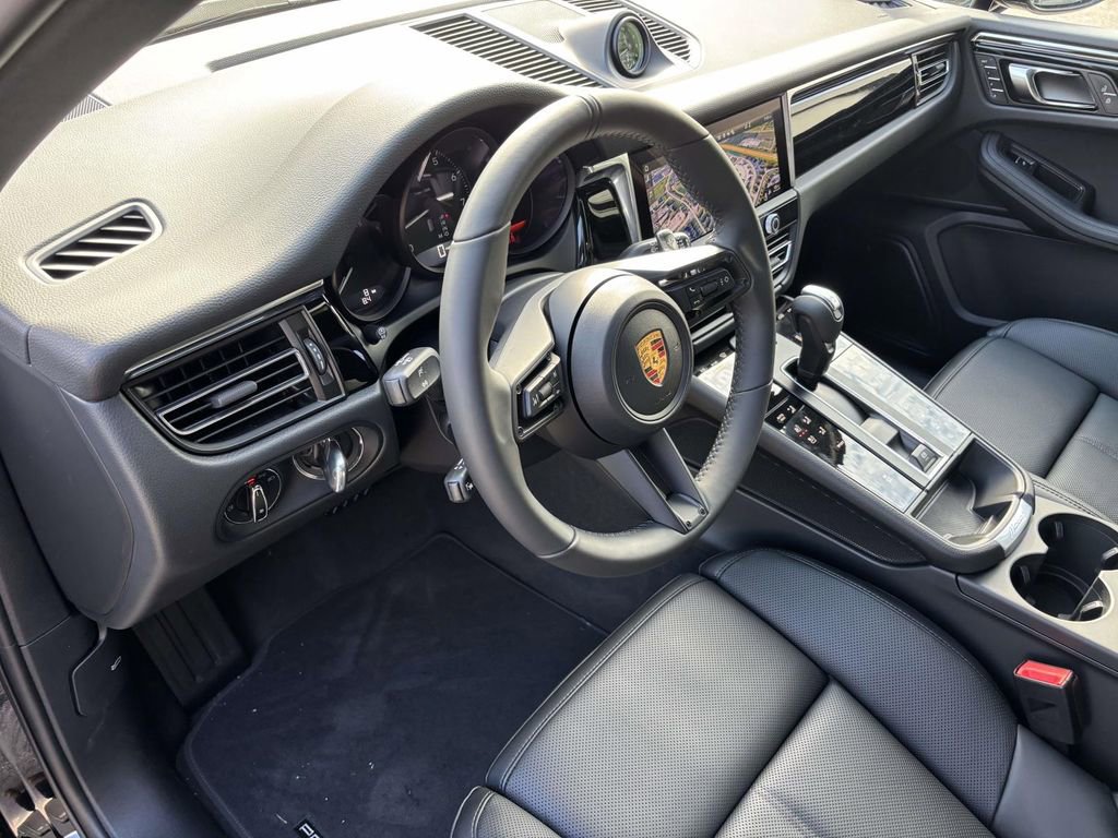 New 2026 Porsche Macan image 25
