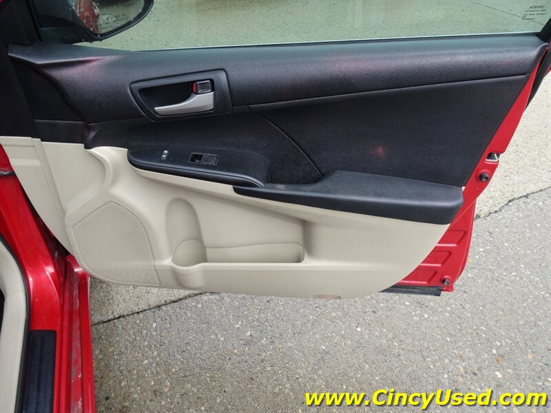 Used 2012 Toyota Camry LE FWD image 26