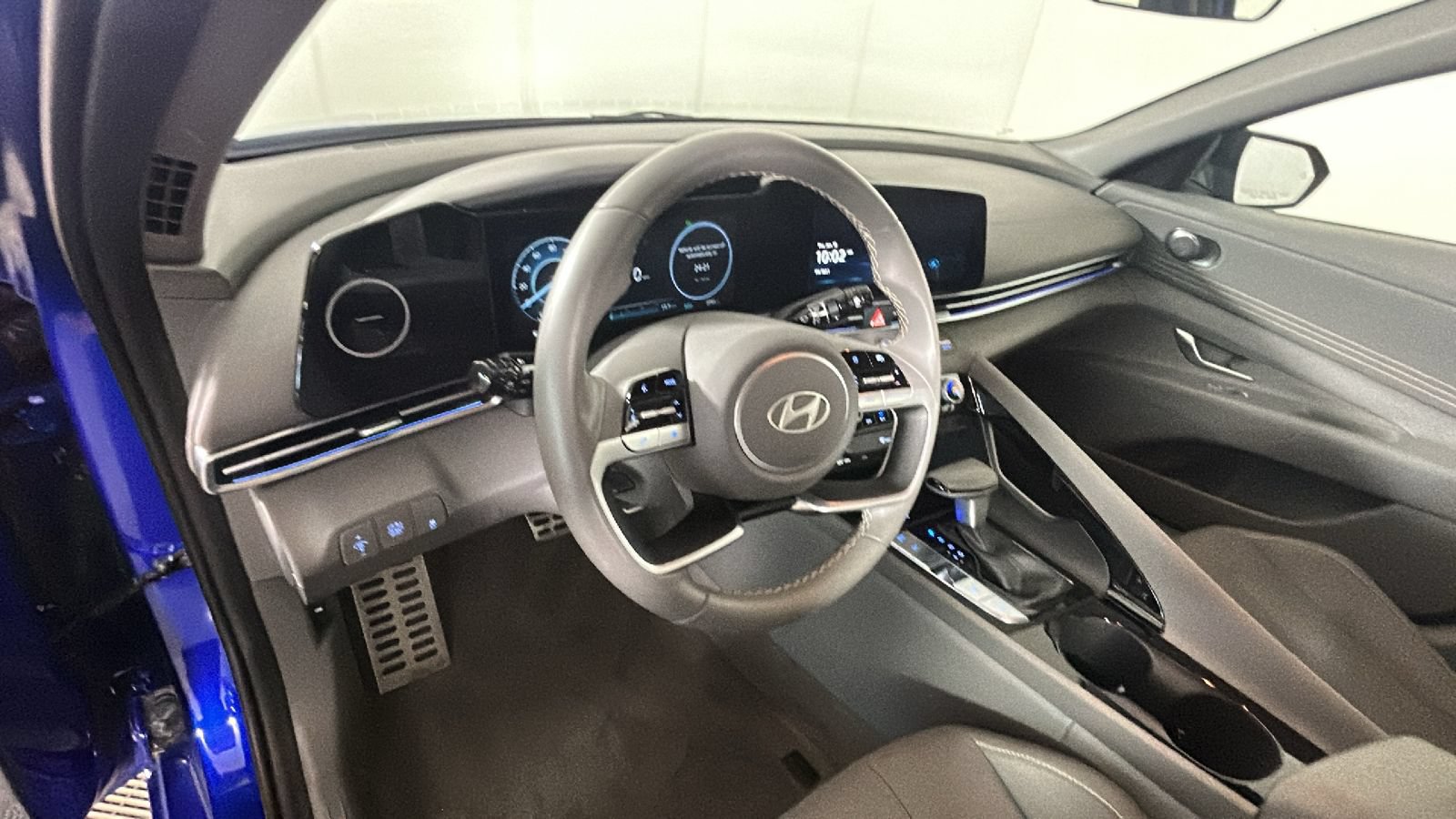 Certified 2025 Hyundai Elantra SEL FWD image 13