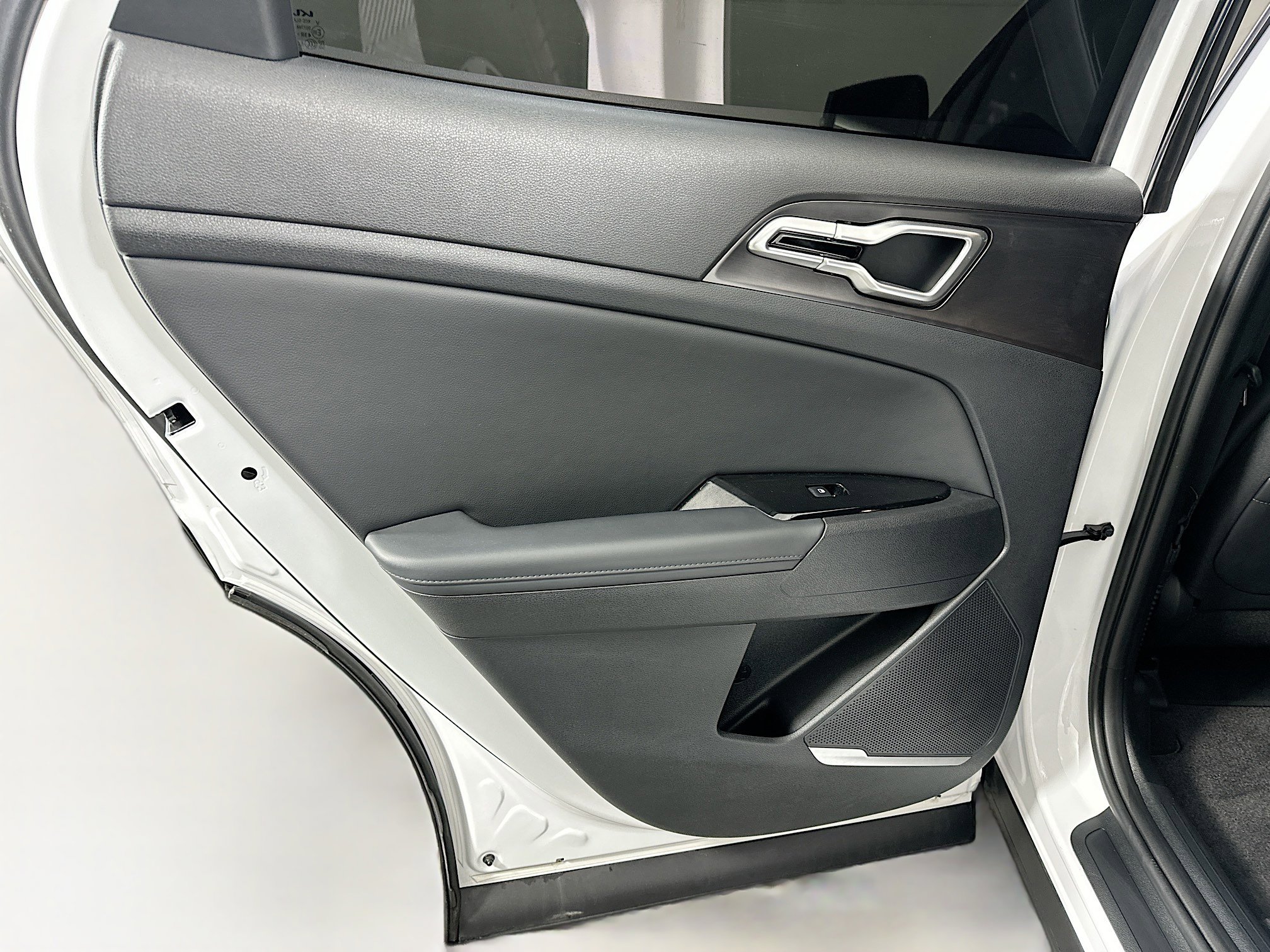 Used 2025 Kia Sportage EX image 27