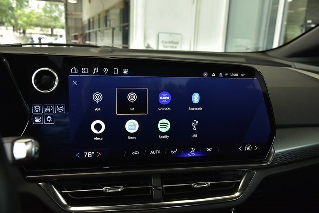 Used 2025 Chevrolet Equinox EV LT image 28