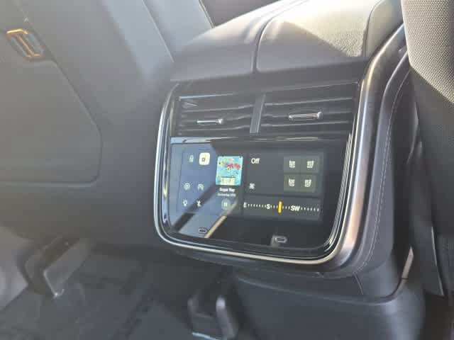 Used 2025 Rivian R1S Adventure Dual AWD/4WD image 21
