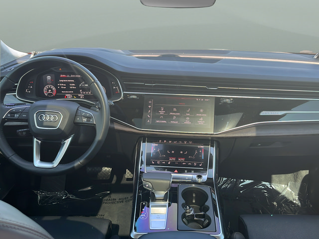 Used 2019 Audi Q8 Prestige w/ Luxury Package AWD/4WD image 9